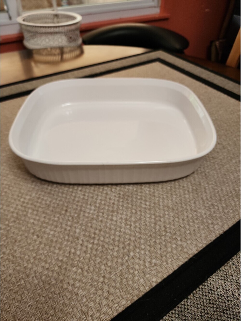 CORNING French White F21-B 4.5 Liter Casserole/Baking Dish LIGHT SIGNS OF USE